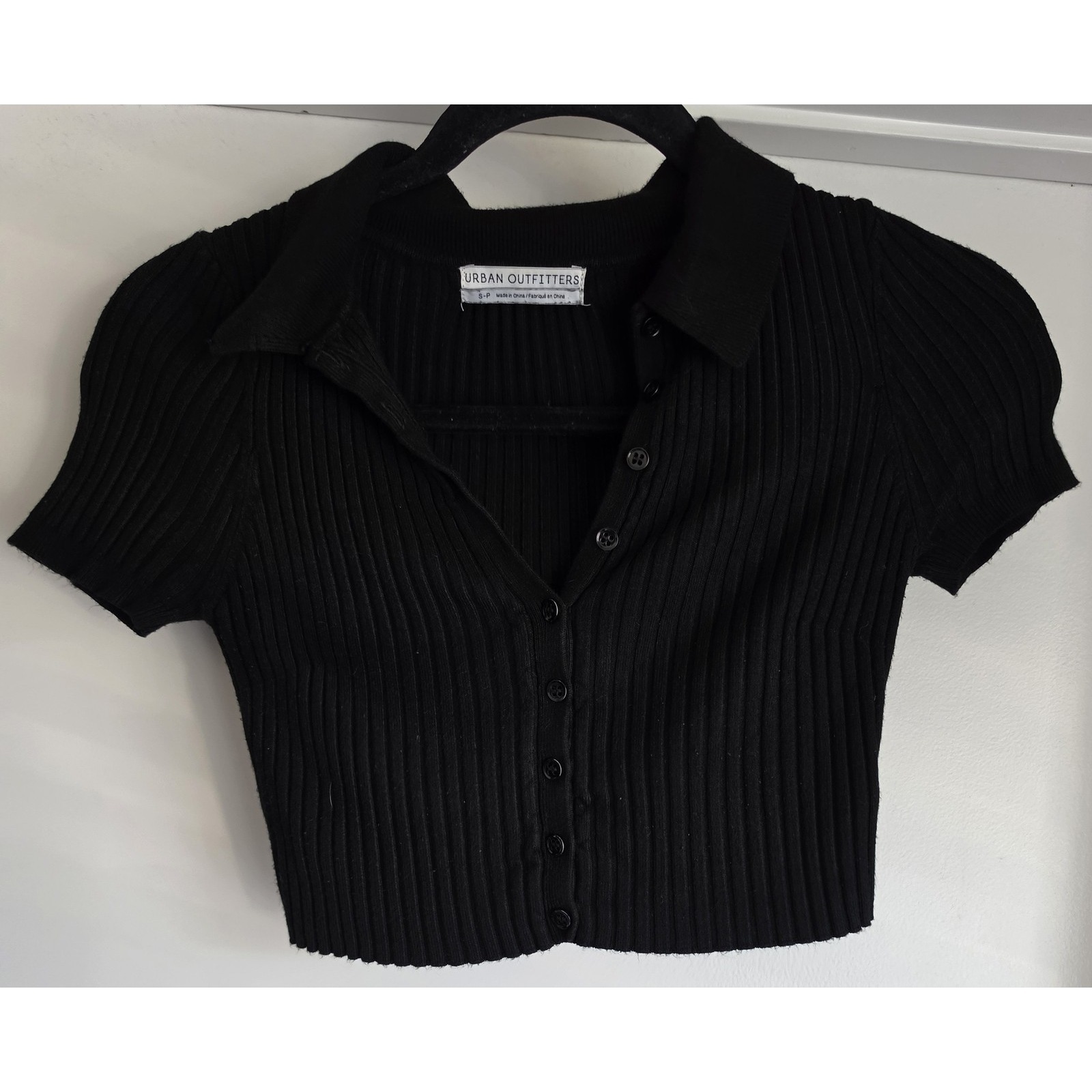 Urban Outfitters Women's Black Short Sleeve Ribbed Size S Crop Top Polo Shirt
